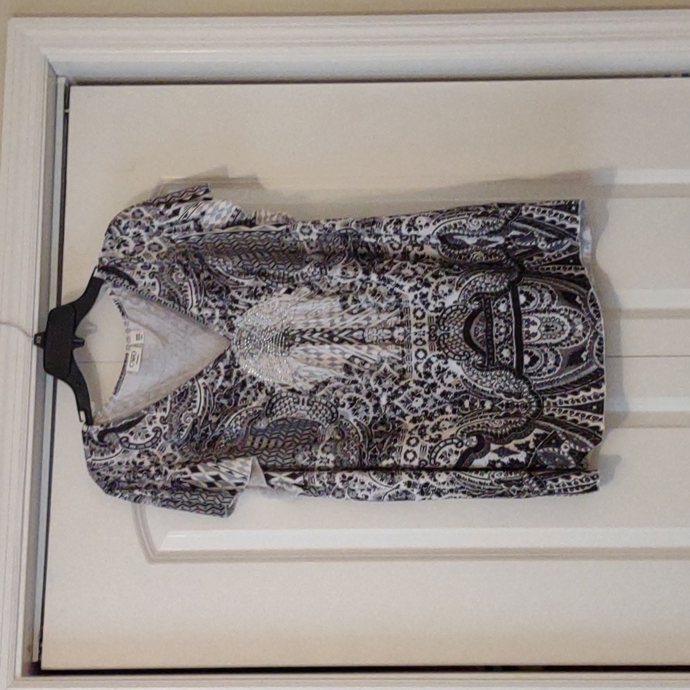 Cato multicolor short sleeve blouse with detailing on front 18/20W